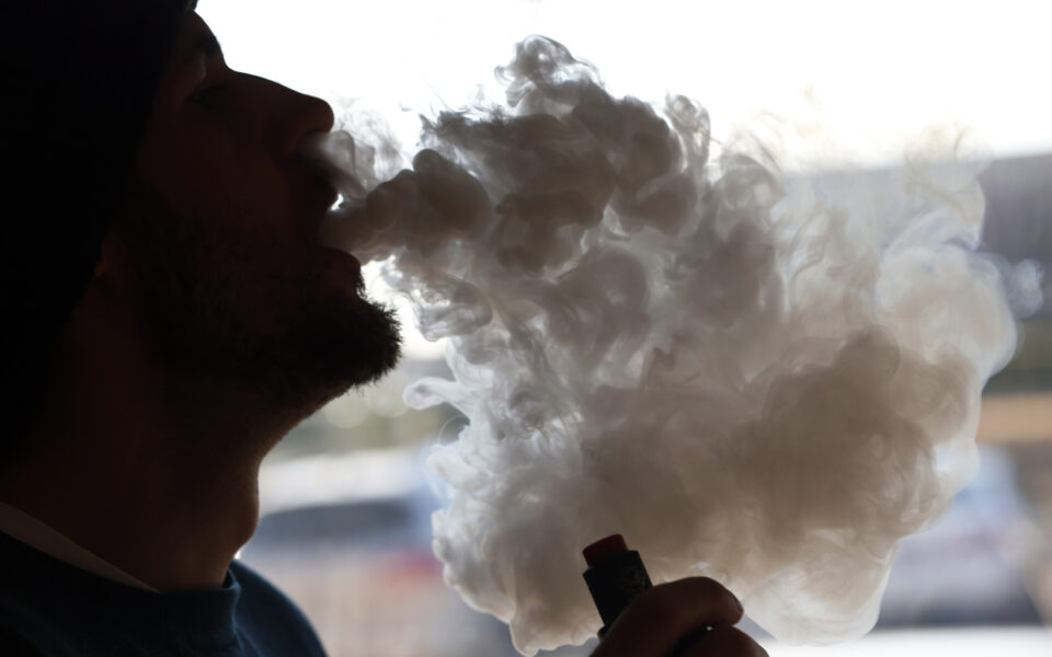 Top Chinese vape firms research nicotine alternatives 