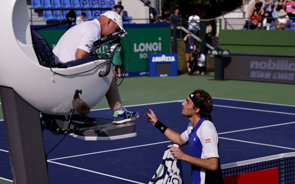 Medvedev defeats Tsitsipas at Shanghai Masters