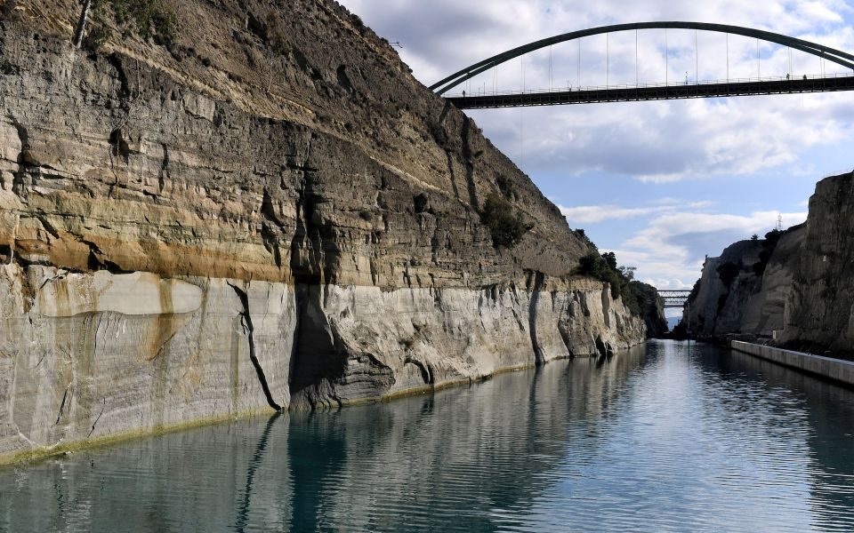 Corinth Canal to close again for maintenance works