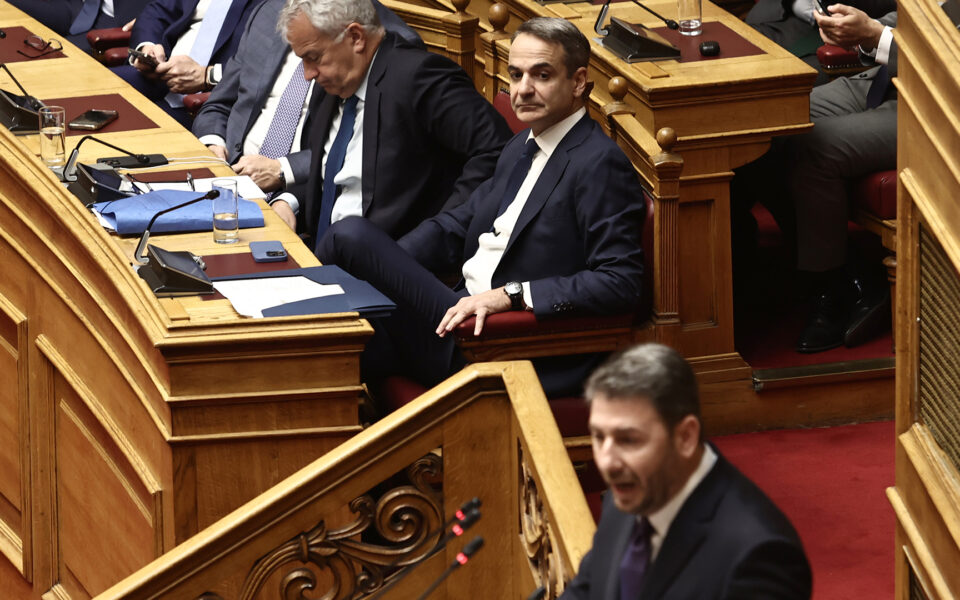 Mitsotakis to face off with recently re-elected Androulakis in key parliamentary debate