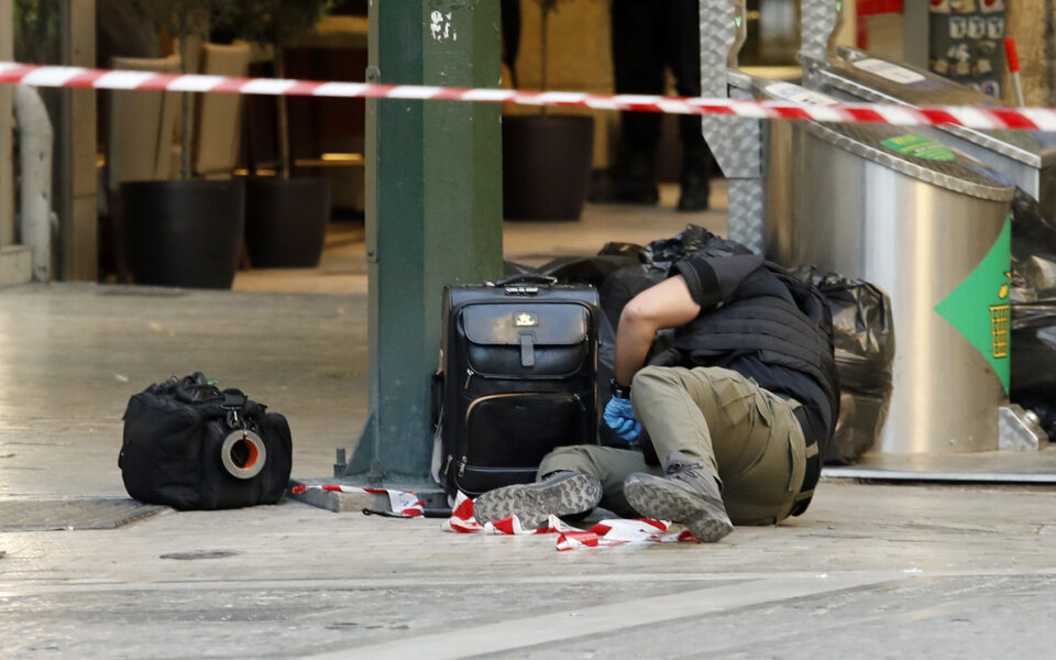 Suspicious suitcase in central Athens deemed harmless after investigation