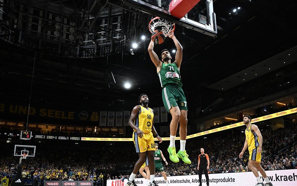 Green win, Red loss at the opening of the Euroleague