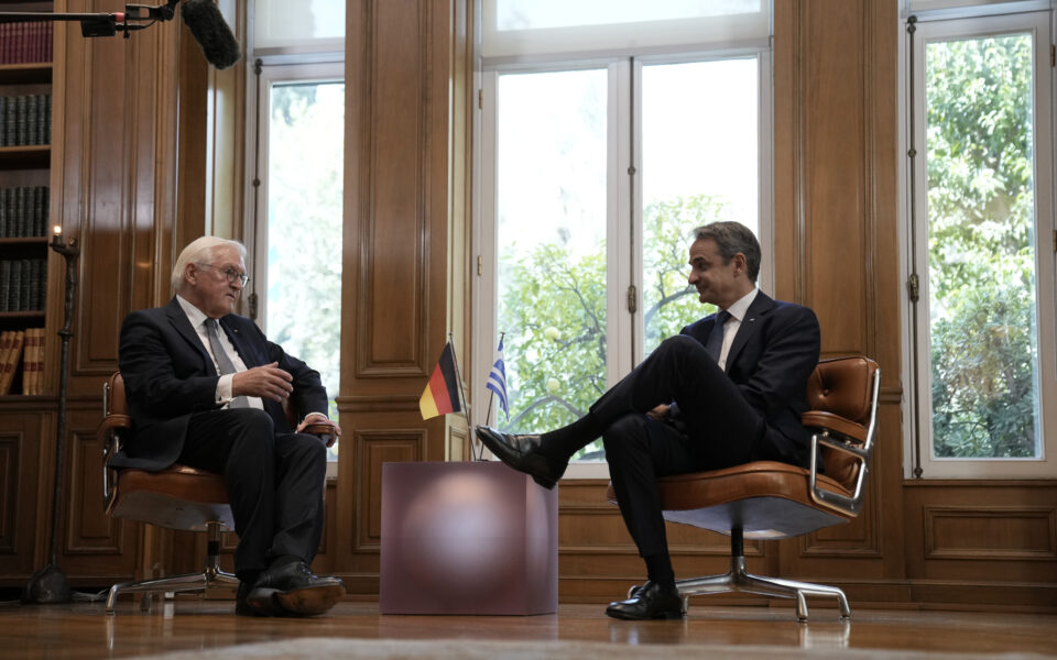 Greek PM raises WWII reparations issue with Germany’s Steinmeier