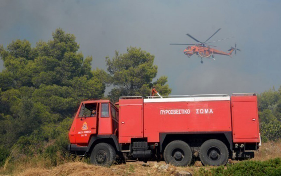 Fire breaks out near Keratea, east of Athens