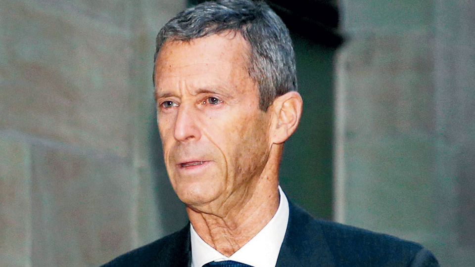 Mining tycoon Beny Steinmetz detained in Athens