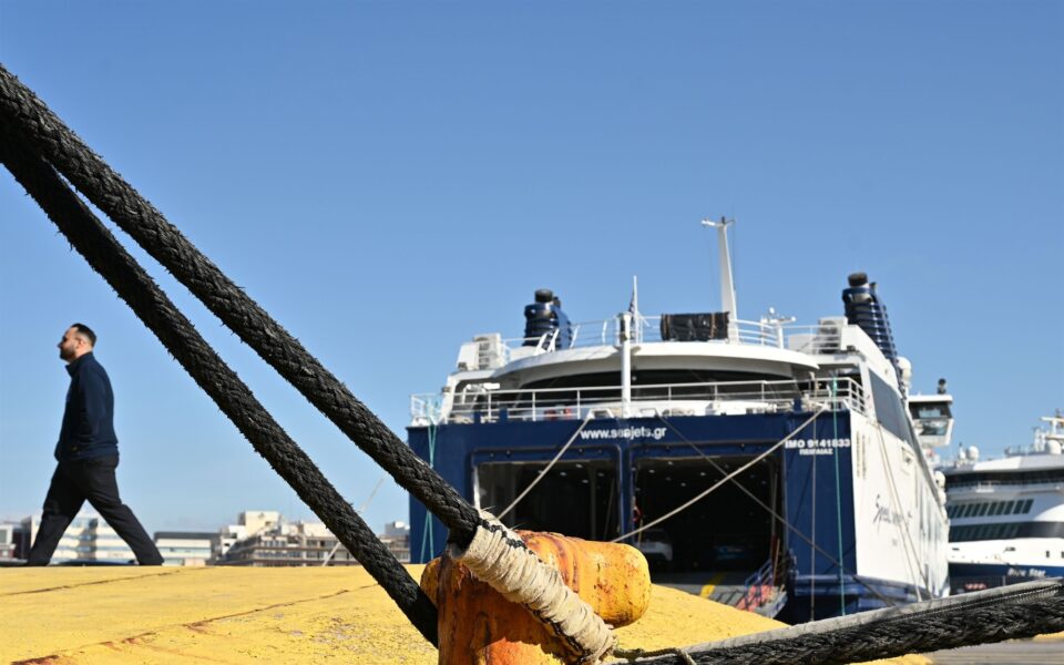 Seafarers reach wage deal, union strike suspended