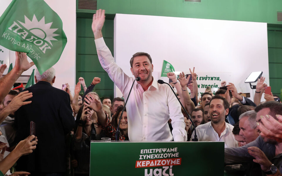 Androulakis celebrates reelection as PASOK leader, vows to end New Democracy’s dominance