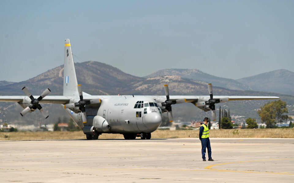 Greece delivers new humanitarian aid shipment to Lebanon