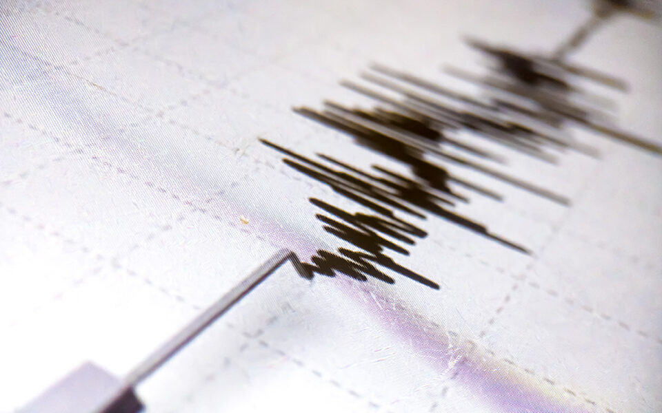 2.7 magnitude quake strikes Attica