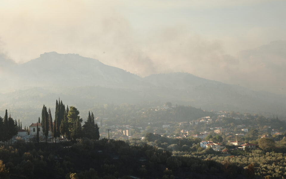 Wildfire continues in Corinthia for third day