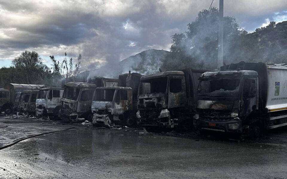 Eight garbage trucks destroyed in apparent arson attack in Iraklio, Crete