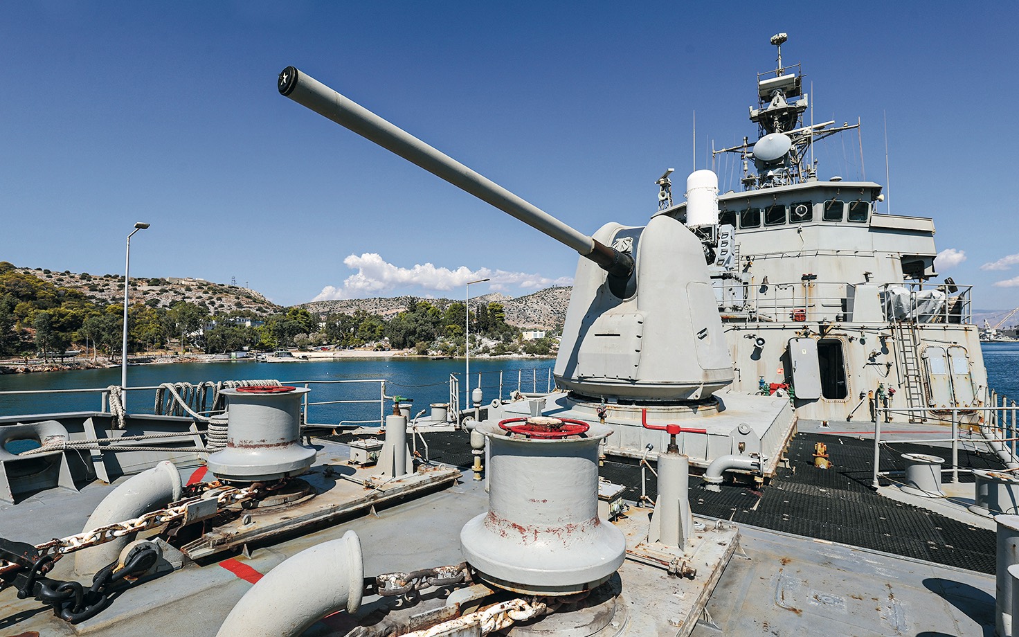 on-board-a-hellenic-navy-frigate-fresh-from-the-red-sea3