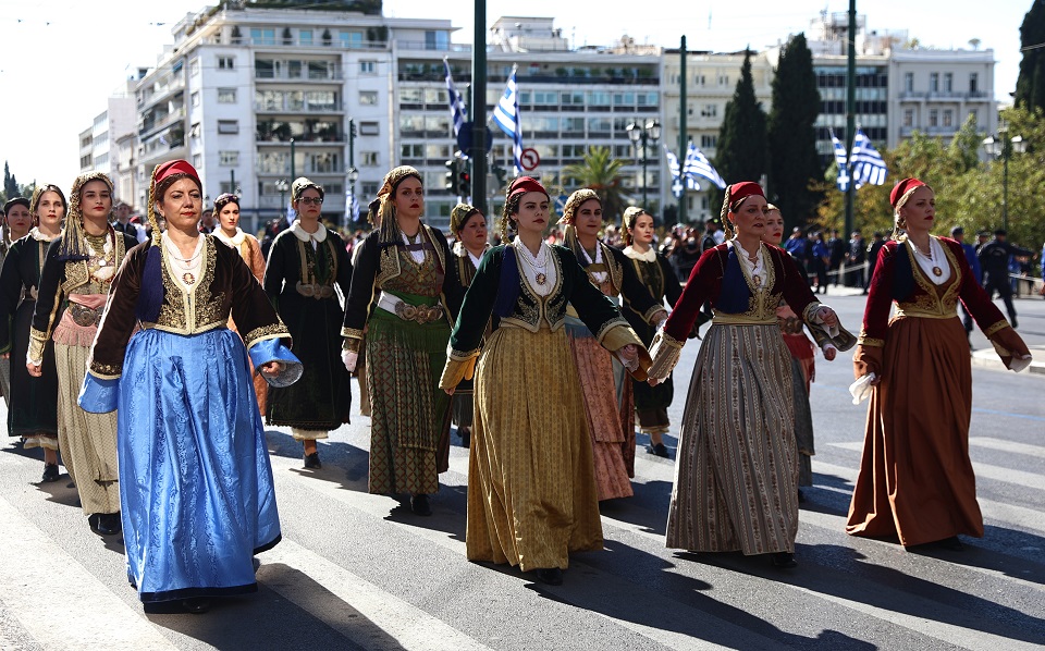 Cultural organizations march in student parade