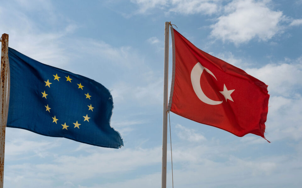 EU: Turkey must avoid threats, accession talks stalled